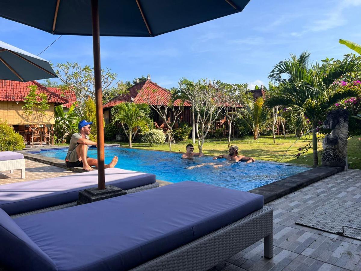 Gatri Hut Hotel Nusa Lembongan  Exterior photo