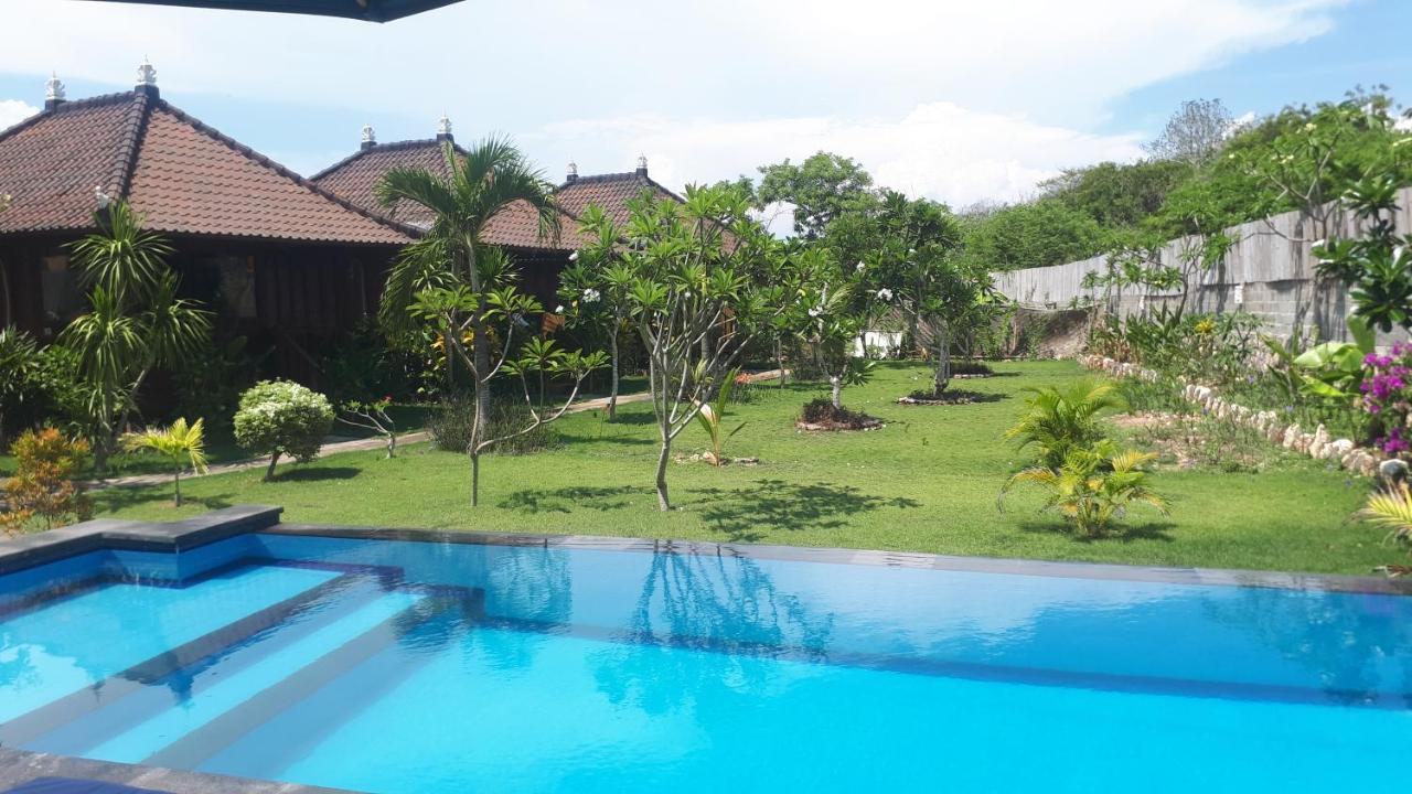 Gatri Hut Hotel Nusa Lembongan  Exterior photo